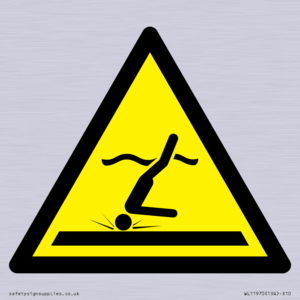 W048 Warning: Shallow water (diving)